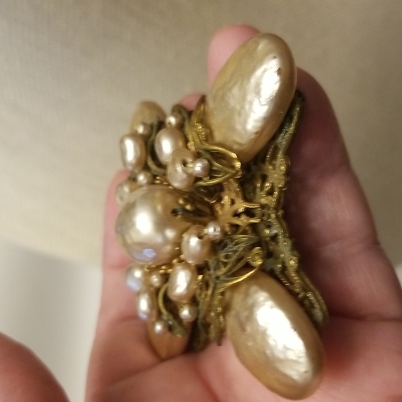 Large Vtg Miriam Haskell Pearl Brooch - Picture 3 of 7